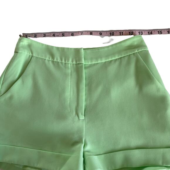 Cinq a Sept Elaine Crepe Mid Rise Classic Fit Green Shorts Women’s Size 00 - Picture 3 of 7